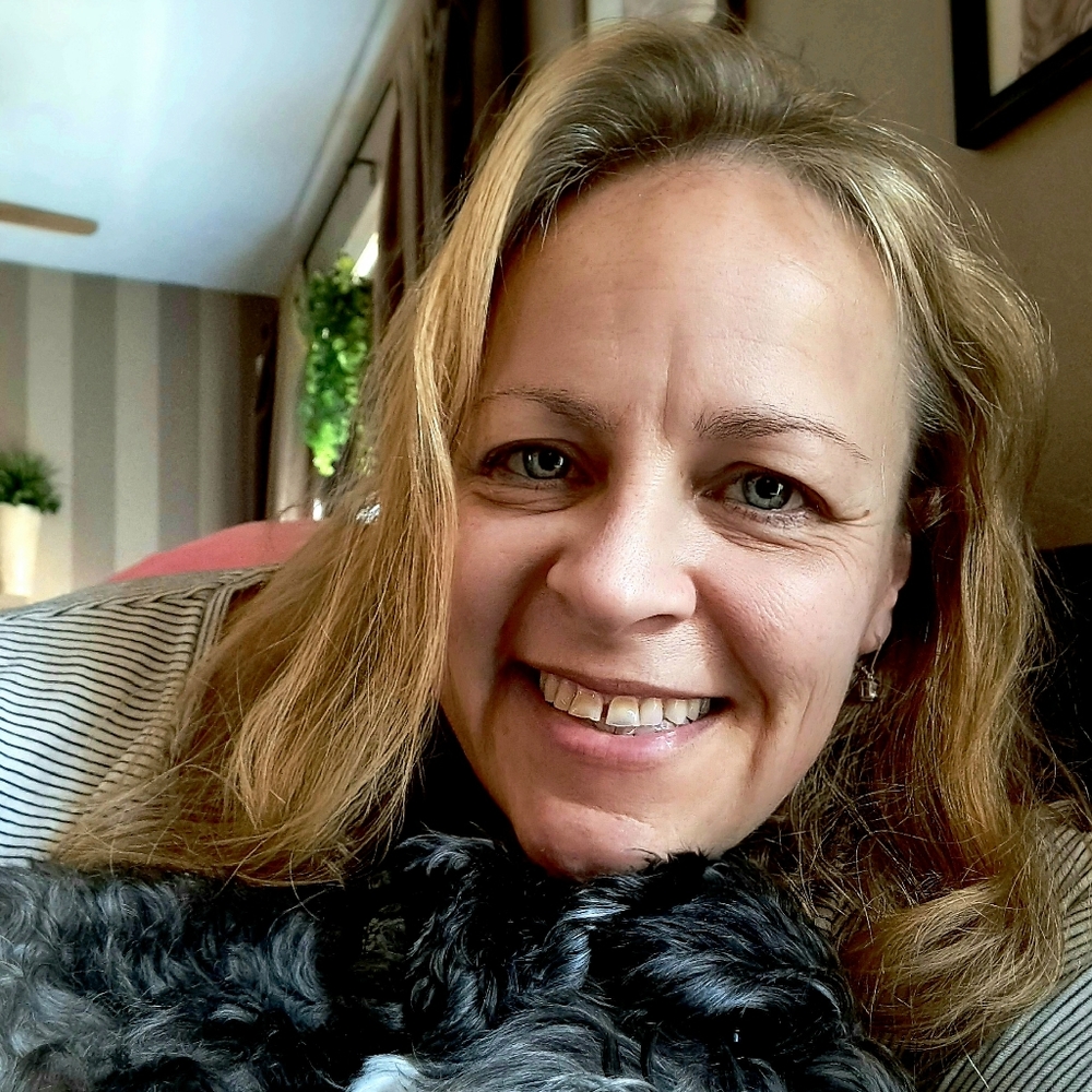 Meet your Posher, Joy